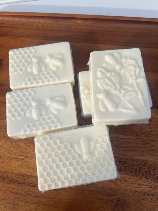 5-Bar for $35 - Collagen & Glutathione Soap Bundle/ Turmeric & Licorice   (Shea Butter Base M&P  4.0 to 4.5 OZ) 5